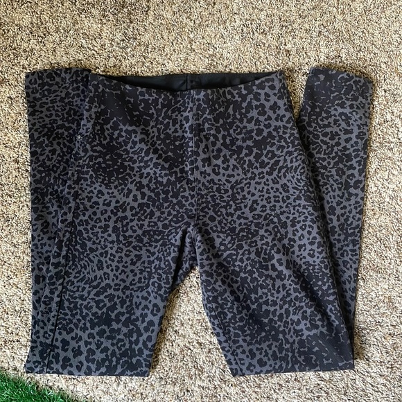 Lysse Women Classic Leggings Black Gray Python Snake Pull On Size Small - Picture 4 of 17